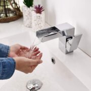NIAGRA Single Hole Bathroom Faucet - Image 2