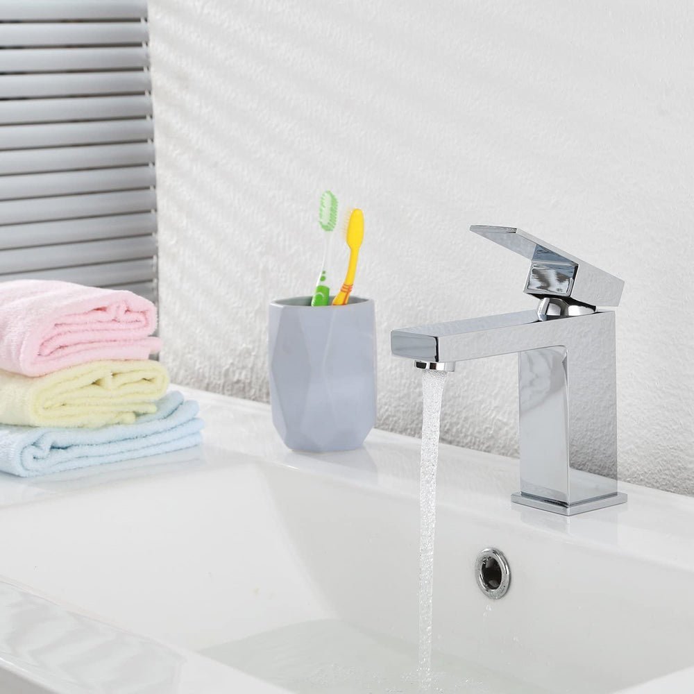 MADISON Single Hole Bathroom Faucet - Image 5