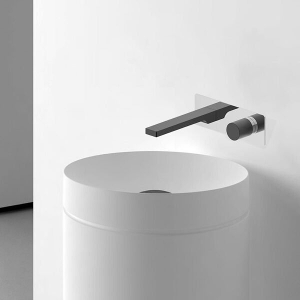 MODERNO Wallmount Bathroom Faucet